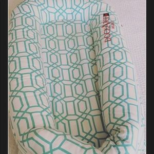 Dockatot delux like new